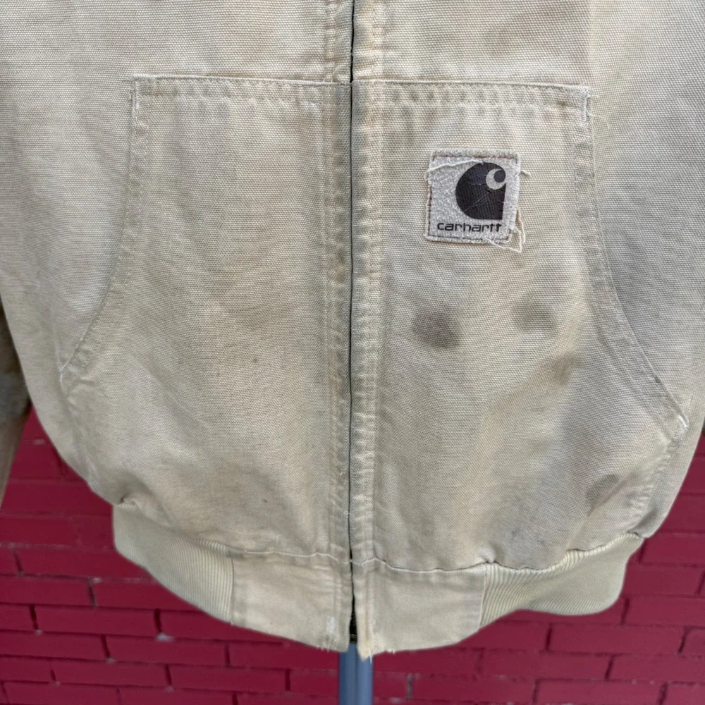 Carhartt jacket has